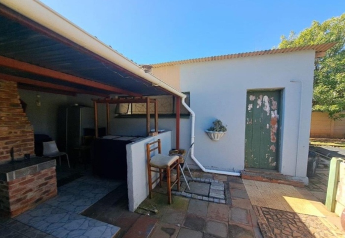 4 Bedroom Property for Sale in Roosheuwel North West